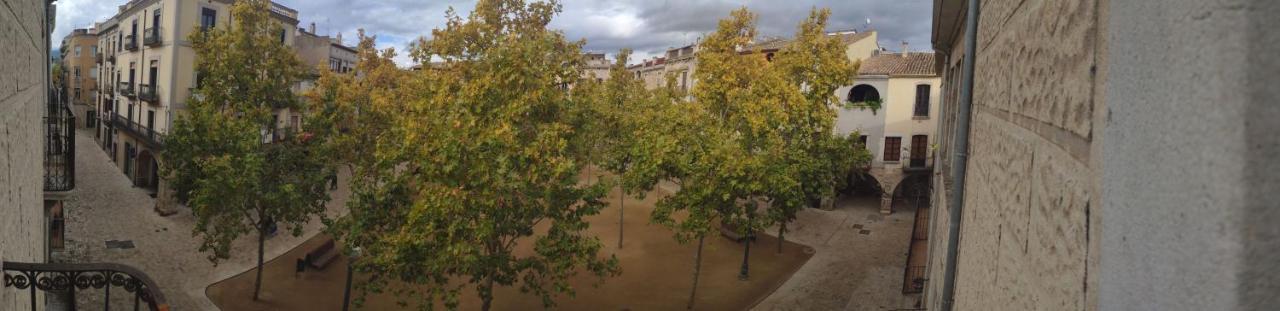Placa Major 17 2N 2A Apartament Al Centre De Banyoles Bagian luar foto
